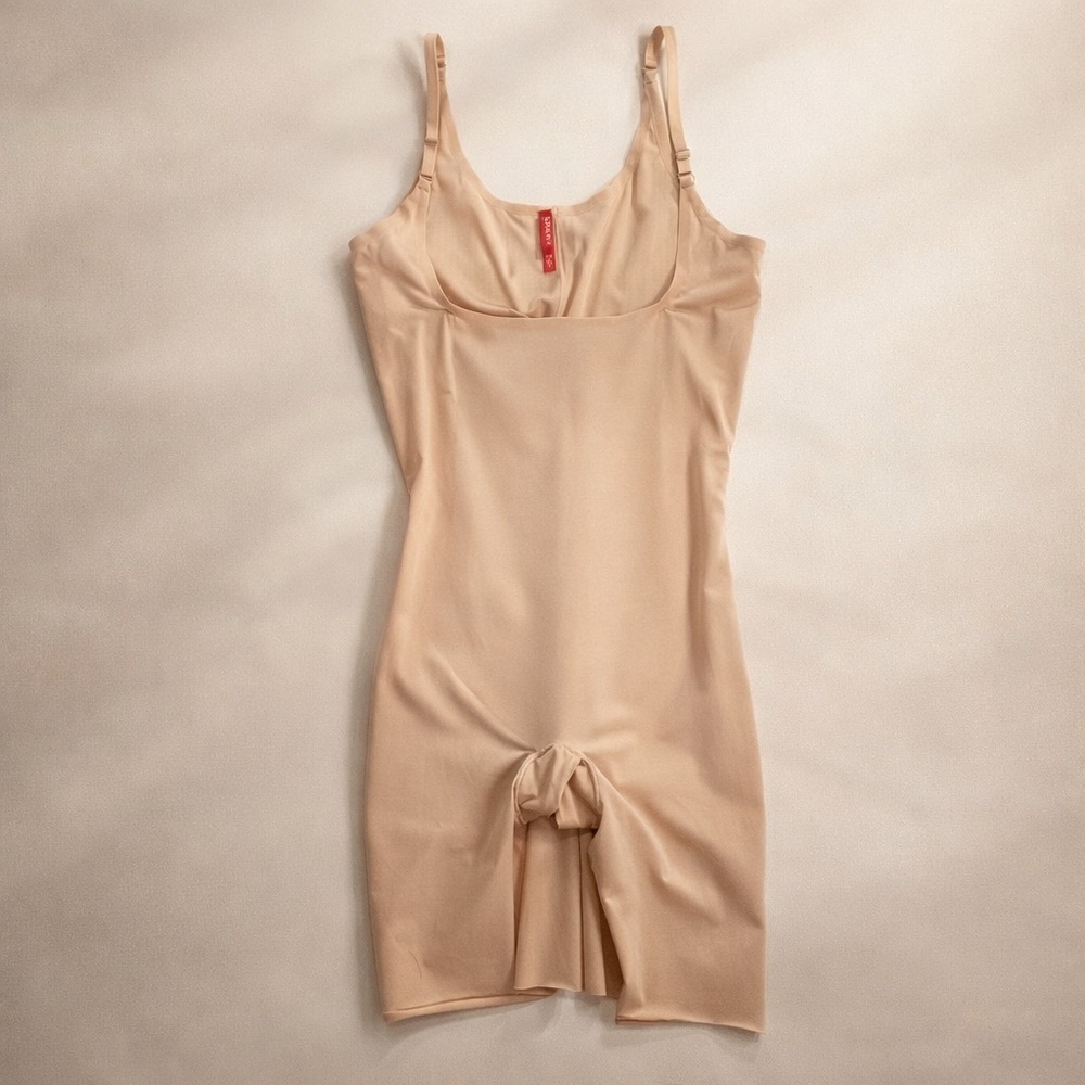 Spanx full body shapewear bodysuit mid thigh nude L